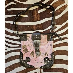 Vintage Y2K Realtree Pink Camo Western Shoulder Bag Studded Buckle Purse